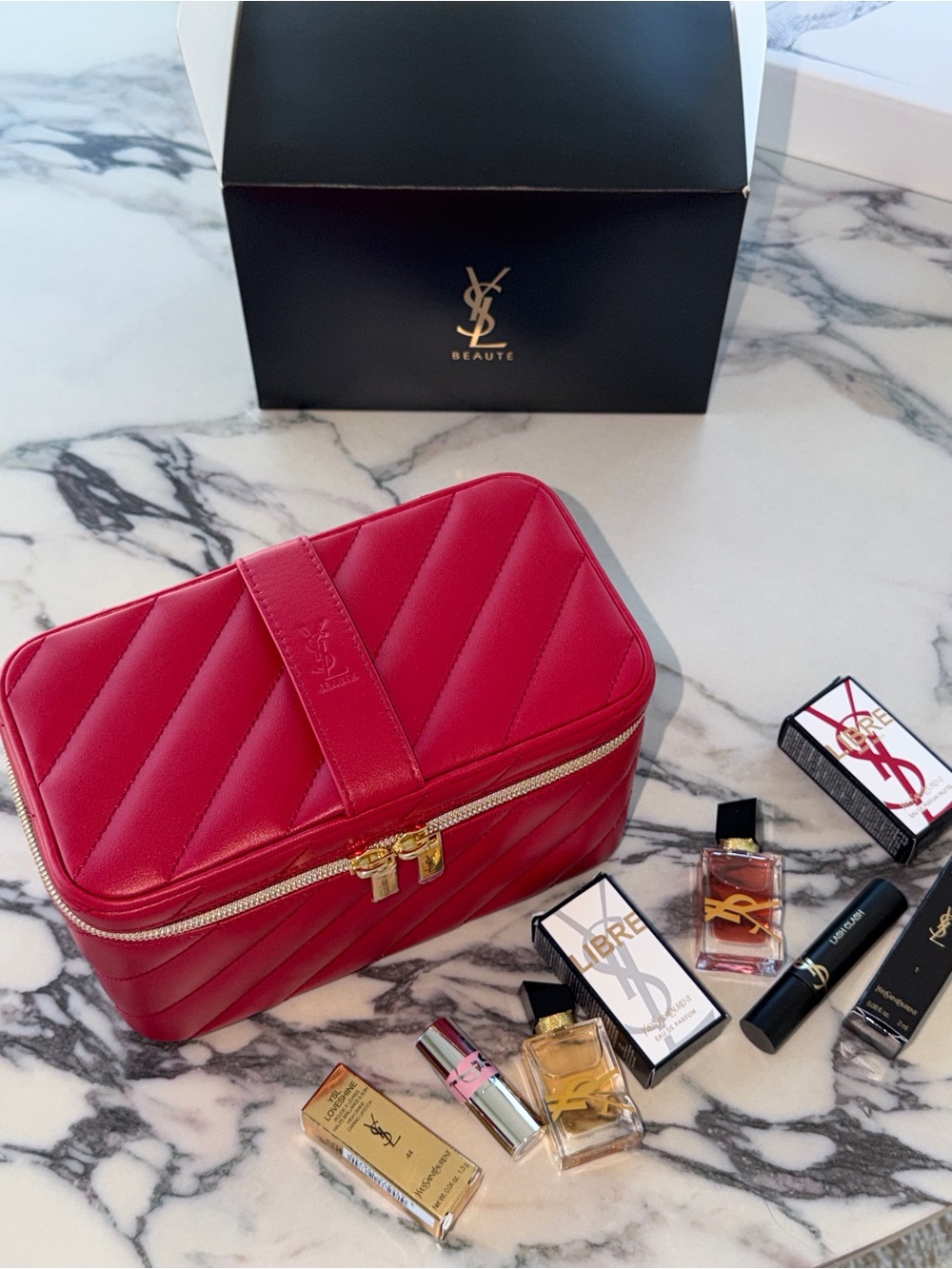Yves Saint Laurent Beauty Red Quilted Leather Cosmetic Vanity Case - Picture 12 of 13